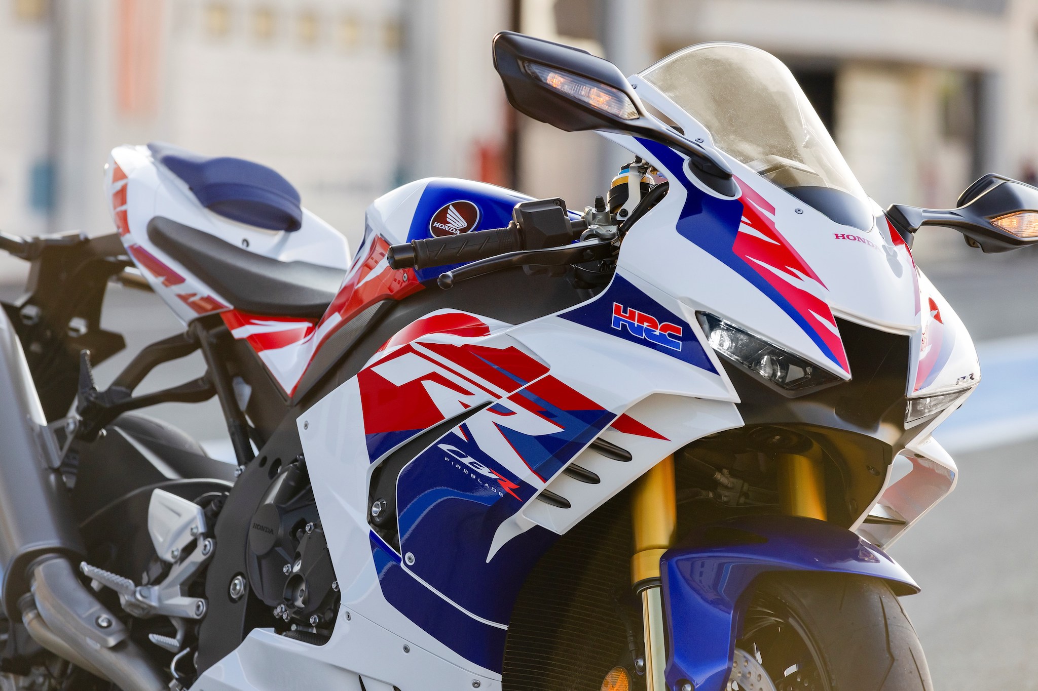 Honda Cbr1000rr-r Sp 2025 สีสันใหม่ โดนใจวัยรุ่น